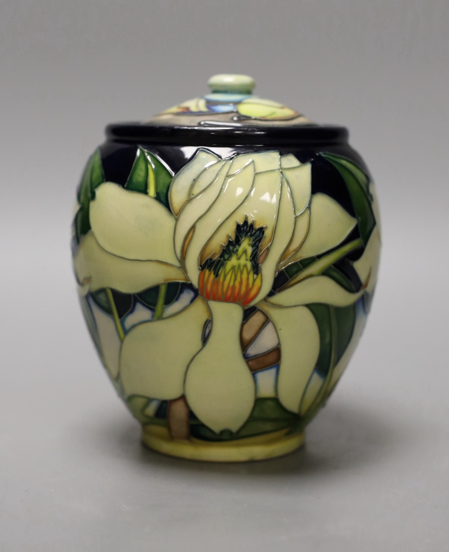 A Moorcroft jar and cover, 15cm